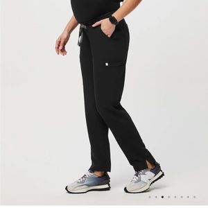 FIGS Yola Maternity Scrub Pants in Black
